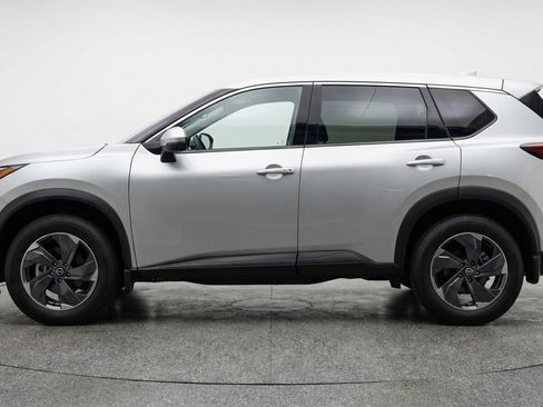 Used 2025 Nissan Rogue SV image 5