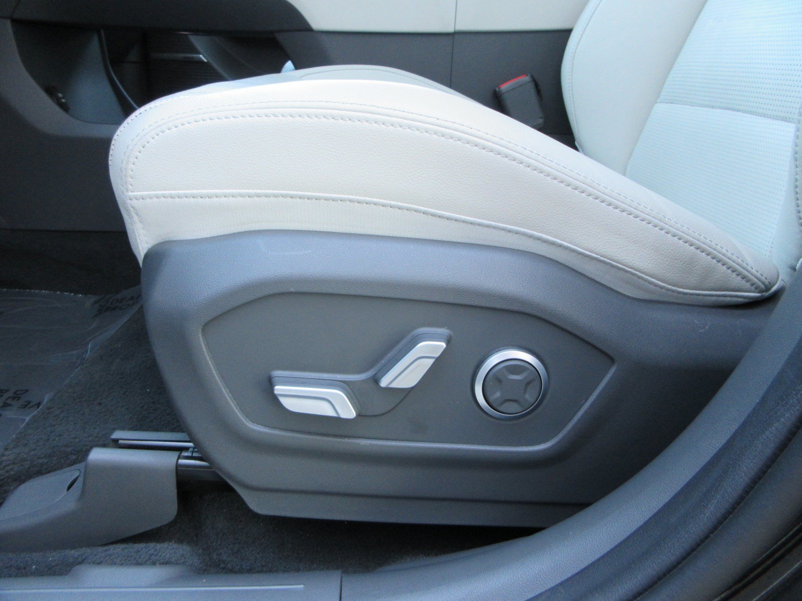 Used 2024 Hyundai Santa Fe Limited AWD/4WD image 39