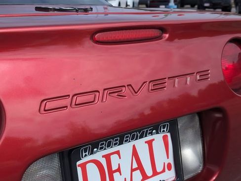 Used 2004 Chevrolet Corvette Coupe w/ Roof Package image 8