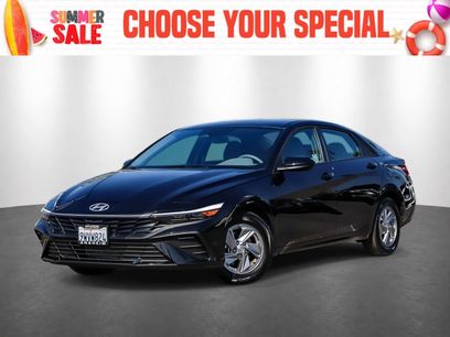 Used 2025 Hyundai Elantra SE w/ Cargo Package