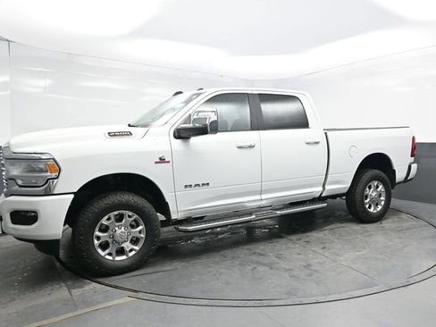 Used 2024 RAM 2500 Laramie AWD/4WD image 3