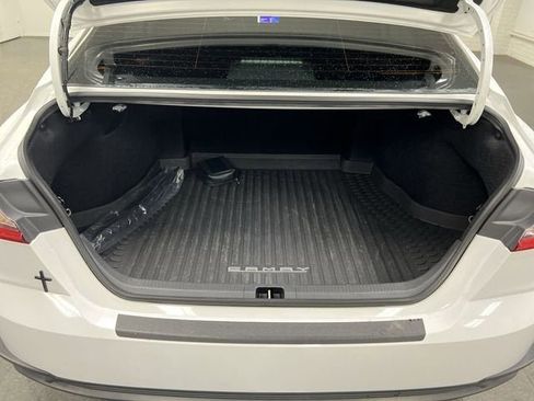 Used 2025 Toyota Camry SE image 25