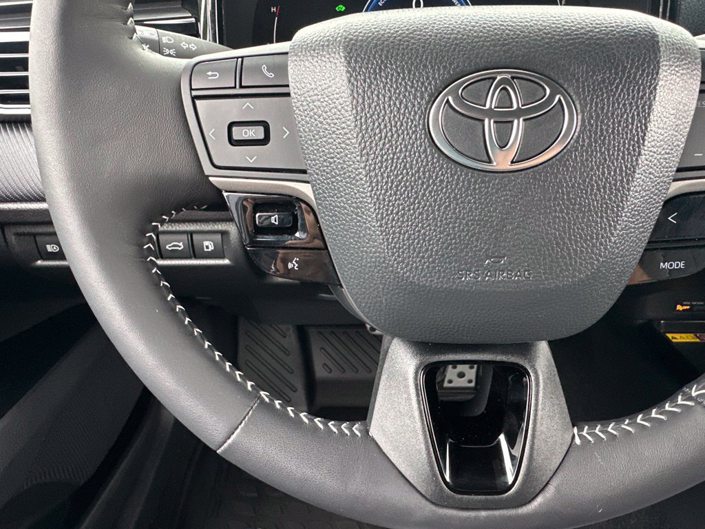 Certified 2026 Toyota Camry SE w/ Multimedia Upgrade Package FWD image 17