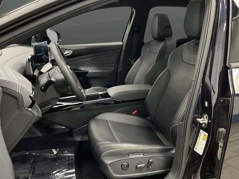 Used 2023 Volkswagen ID.4 Pro S image 9