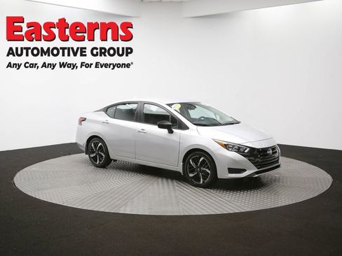 Used 2025 Nissan Versa SR w/ Trunk Package image 47