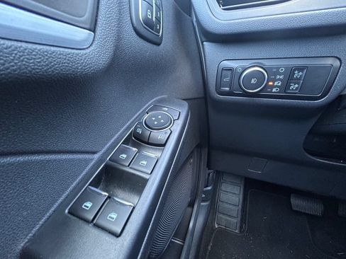 Used 2025 Ford Escape Platinum AWD/4WD image 18