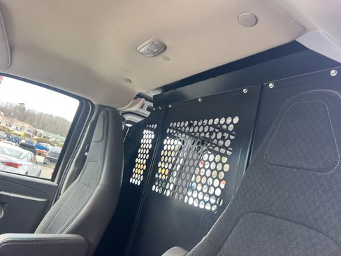 Used 2024 GMC Savana 2500 w/ Driver Convenience Package image 17