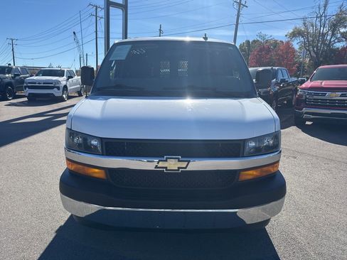 Used 2023 Chevrolet Express 2500 w/ Driver Convenience Package image 8