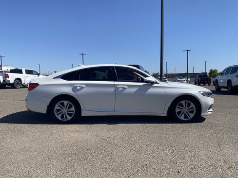 Used 2018 Honda Accord LX image 6