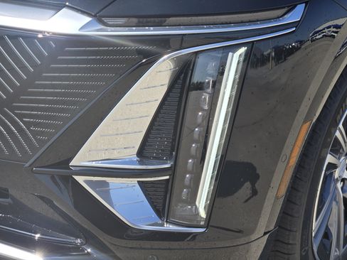 New 2025 Cadillac Lyriq Luxury image 6