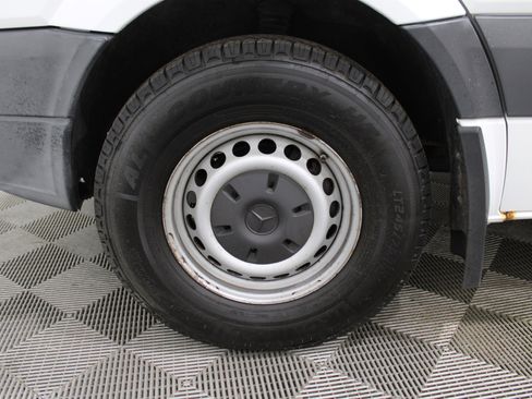 Used 2013 Mercedes-Benz Sprinter 2500 image 31