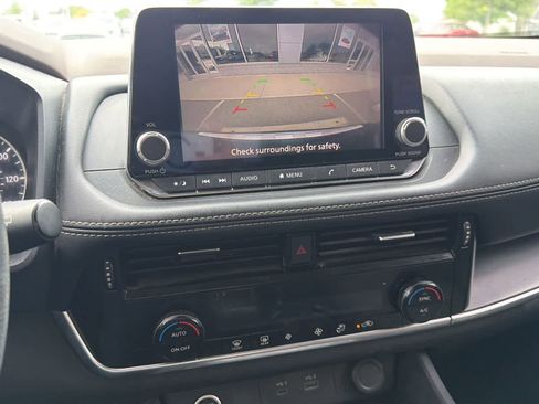 Used 2022 Nissan Rogue SV AWD/4WD image 14