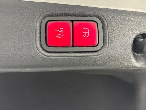 Used 2018 Mercedes-Benz E 63 AMG S image 18