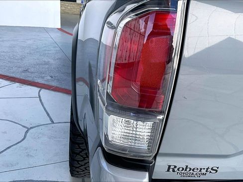 Used 2021 Toyota Tacoma TRD Off-Road w/ Technology Package image 18