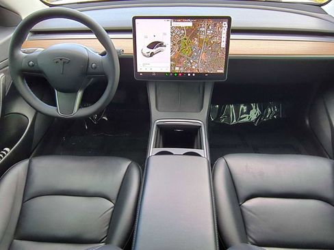 Used 2021 Tesla Model 3 Standard Range Plus image 14