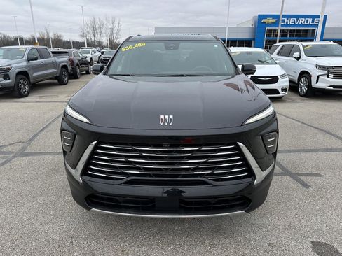 Used 2025 Buick Enclave Preferred image 12