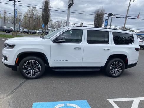 New 2025 Jeep Wagoneer 4WD w/ Convenience Group I image 4