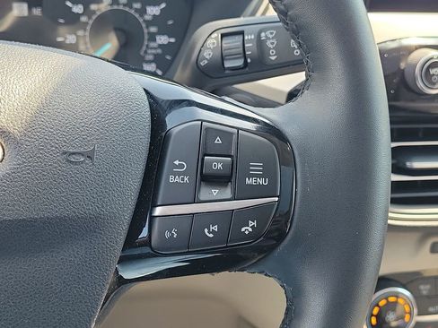 Certified 2022 Ford Escape SE w/ Cold Weather Package AWD/4WD image 27
