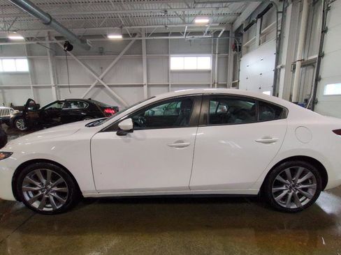 Used 2020 MAZDA MAZDA3 Sedan w/ Select Package image 2