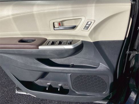 Certified 2021 Toyota Sienna Platinum image 33