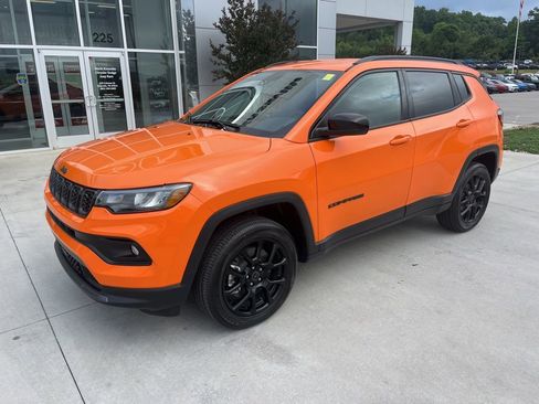 New 2026 Jeep Compass Latitude AWD/4WD image 1
