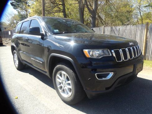 Used 2018 Jeep Grand Cherokee Laredo AWD/4WD image 5