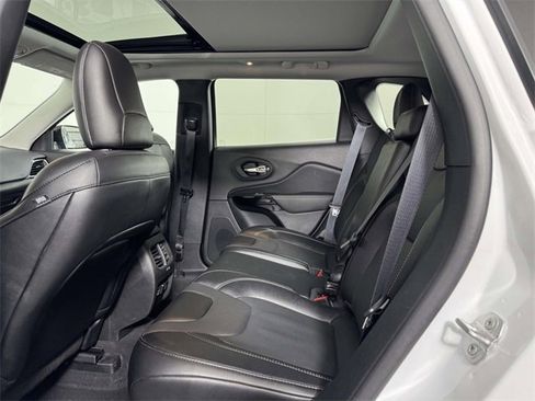 Used 2023 Jeep Cherokee Altitude Lux w/ Lux Elite Package image 35