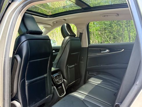 Used 2023 Lincoln Nautilus Reserve w/ Cargo Utility Package AWD/4WD image 20