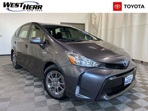 Used 2017 Toyota Prius V Four FWD image 1