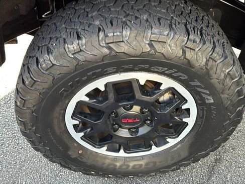Used 2024 Toyota Tacoma TRD Off-Road AWD/4WD image 33