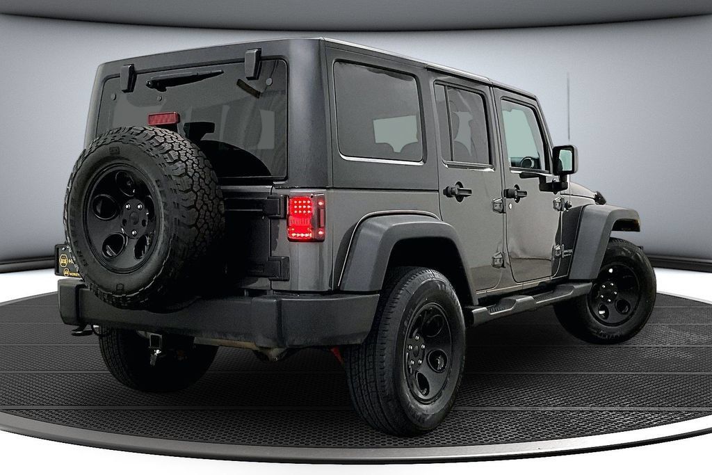 Used 2018 Jeep Wrangler Unlimited Rubicon w/ Connectivity Group AWD/4WD image 6