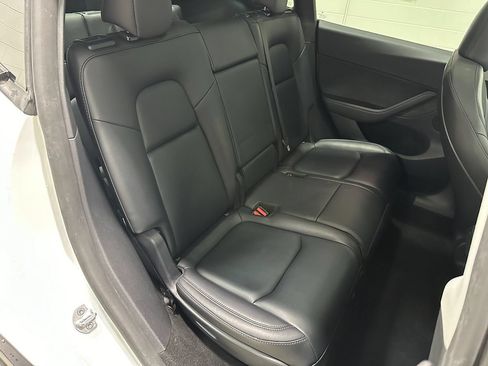 Used 2023 Tesla Model Y Long Range AWD/4WD image 12