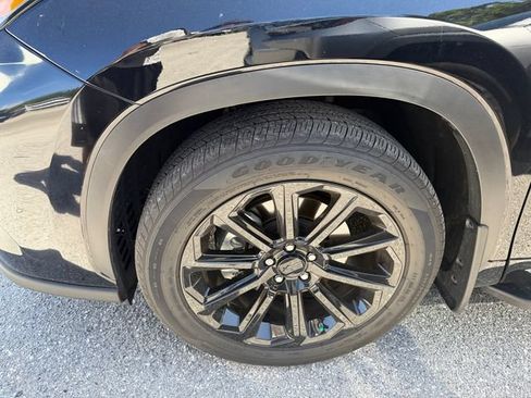 Certified 2026 Toyota Highlander Limited AWD/4WD image 4