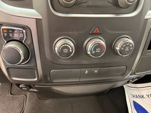 Used 2020 RAM 1500 Classic SLT w/ Luxury Group RWD image 13
