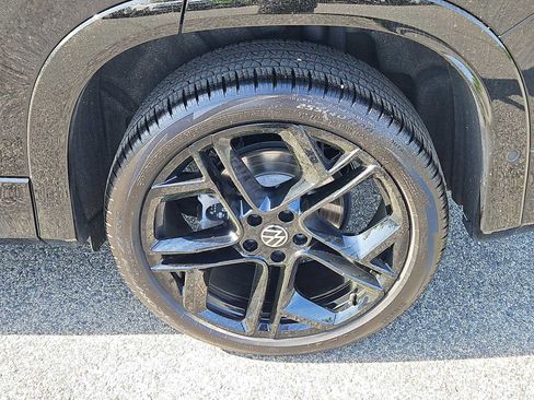 Certified 2026 Volkswagen Tiguan SE R-Line AWD/4WD image 8