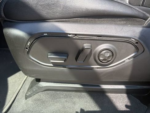 Used 2024 Jeep Wagoneer Series II w/ Flexible Seating Group AWD/4WD image 10