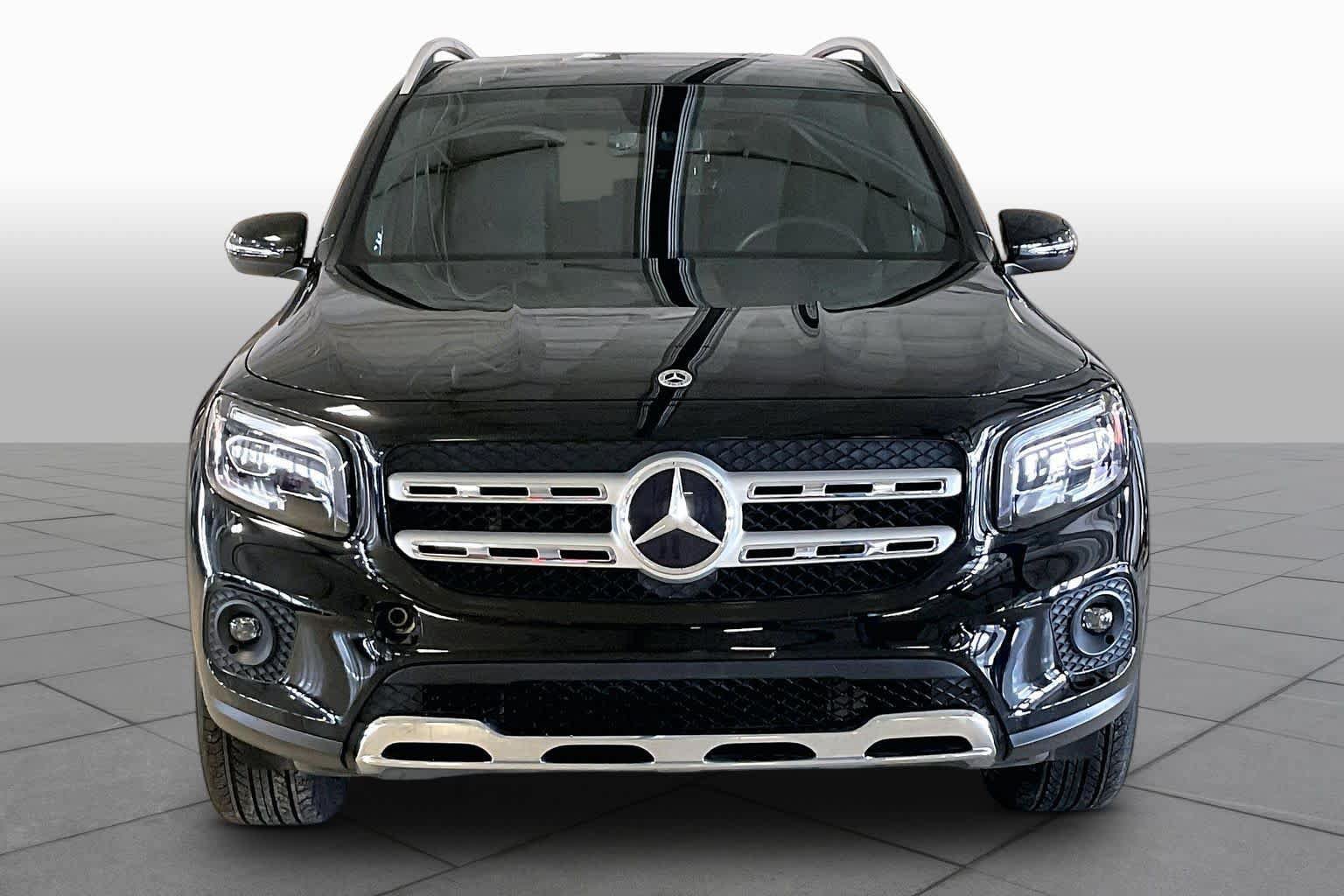 Used 2023 Mercedes-Benz GLB 250 image 3