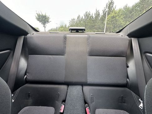 Used 2017 Toyota 86 RWD image 13