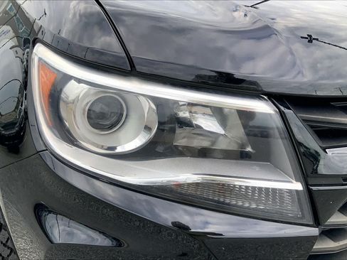 Used 2022 Chevrolet Colorado Z71 w/ Z71 Midnight Edition AWD/4WD image 25