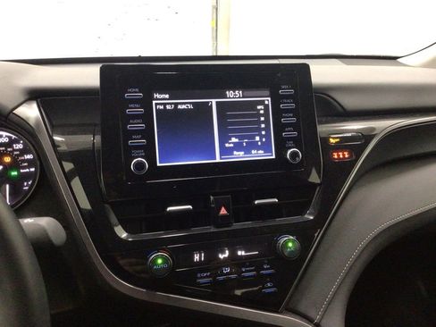 Used 2024 Toyota Camry SE image 12