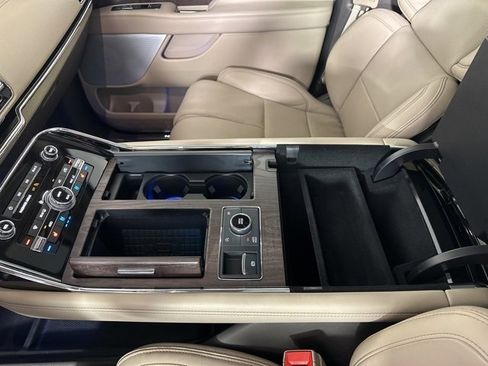 New 2024 Lincoln Navigator L Reserve image 26