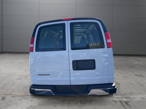 New 2026 Chevrolet Express 3500 Extended w/ Driver Convenience Package image 5
