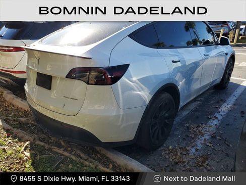 Used 2022 Tesla Model Y Long Range image 3