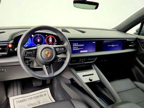 Used 2025 Porsche Macan Electric RWD image 12