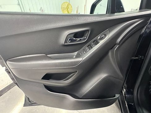 Used 2020 Chevrolet Trax LS w/ Tint and Cruise Package FWD image 19