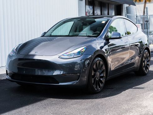 Used 2022 Tesla Model Y Performance AWD/4WD image 3