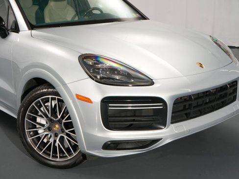 Used 2019 Porsche Cayenne Turbo AWD/4WD image 13
