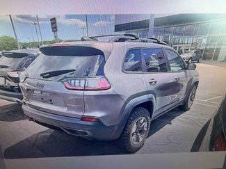 Used 2019 Jeep Cherokee Trailhawk w/ Cold Weather Group AWD/4WD video 2