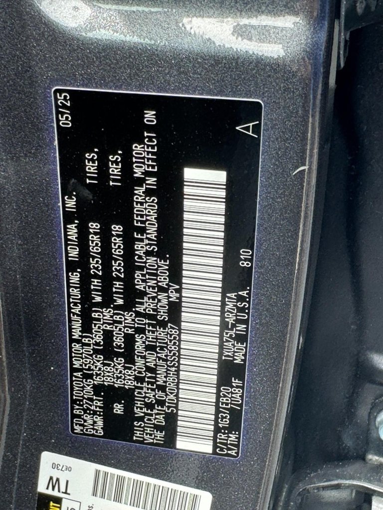 Used 2025 Toyota Highlander XLE AWD/4WD image 33