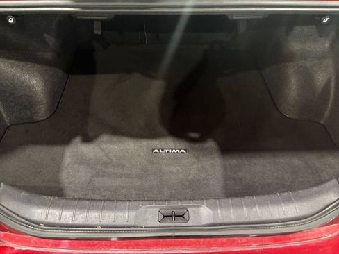 Used 2025 Nissan Altima 2.5 SV FWD image 25